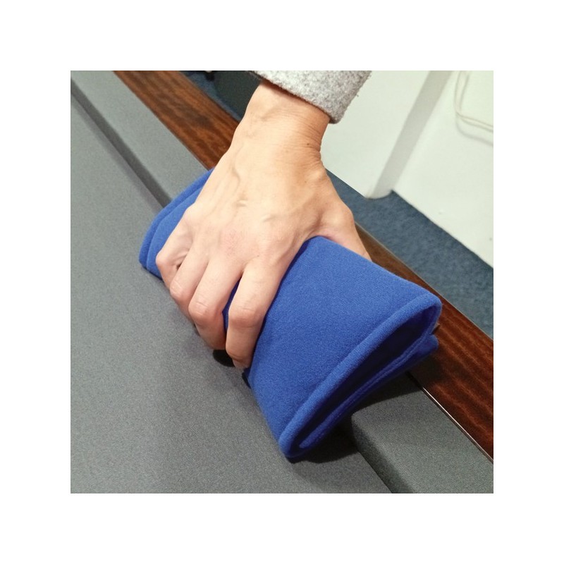 Cushion cleaner